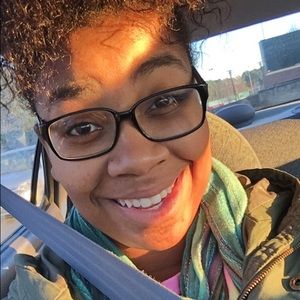 Meet your Posher, Renee