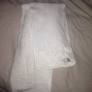 White northface scarf
