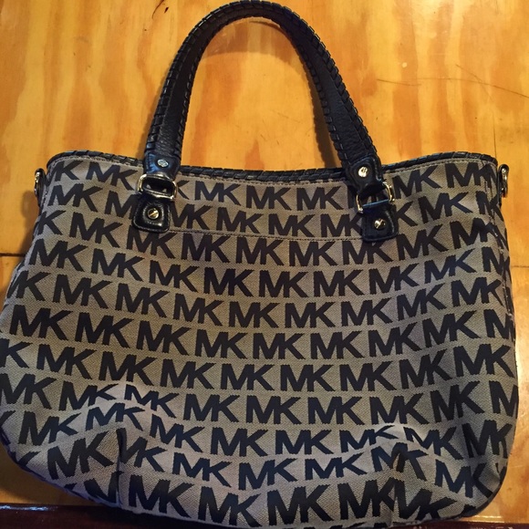 SOLD Black and Tan  Authentic Michael Kors purse - Picture 2 of 4
