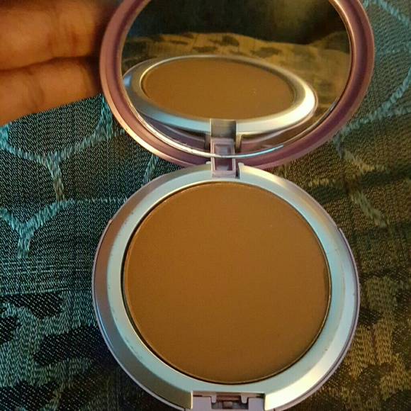 Mally Poreless Perfection - Picture 2 of 4