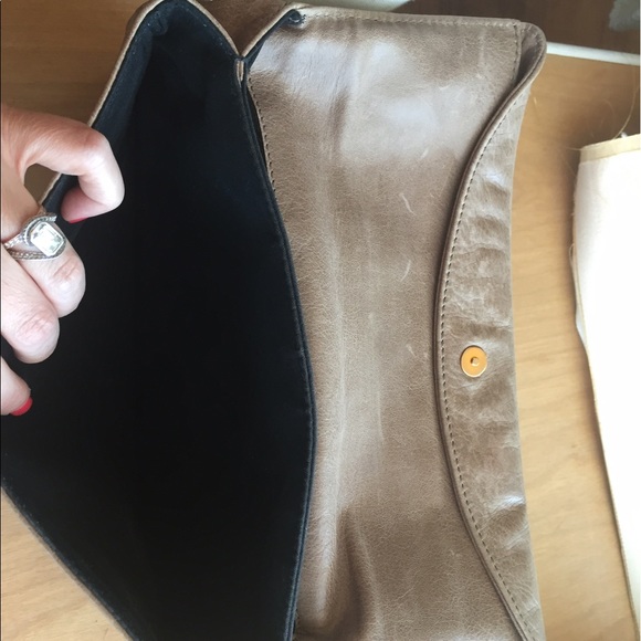 Authentic BALENCIAGA Agneau Giant Envelope Clutch - Picture 6 of 8