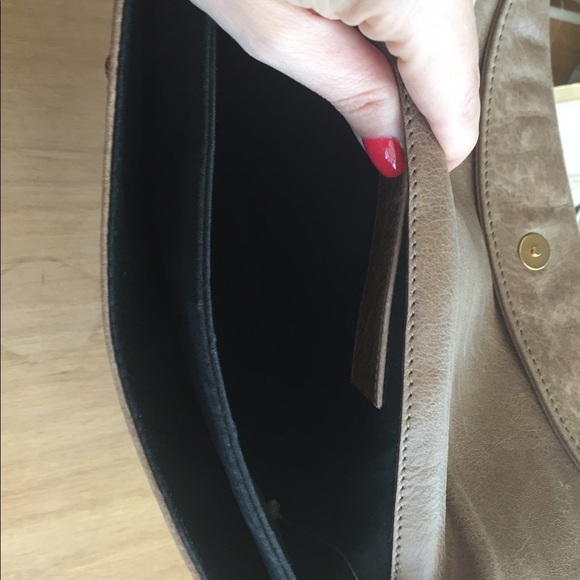 Authentic BALENCIAGA Agneau Giant Envelope Clutch - Picture 8 of 8