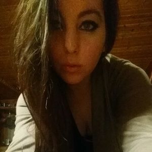 Meet your Posher, Brittni