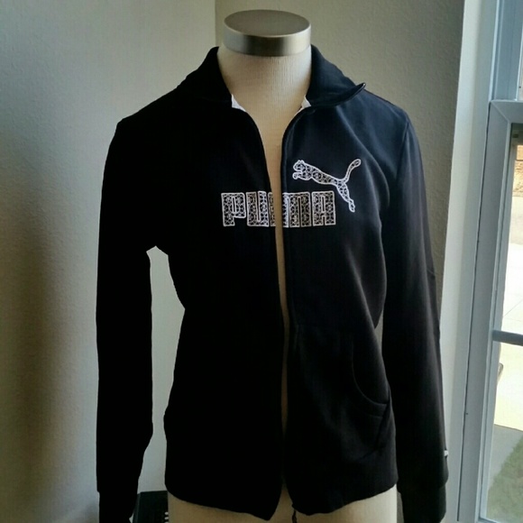 Puma Sweaters - PUMA...PRICE FIRM...BEAUTIFUL ZIPPER...SWEATER. .