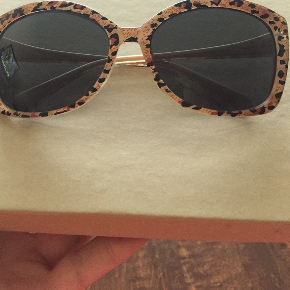 Lucky brand cheetah sunglasses
