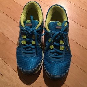 Nike running dual fusion