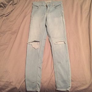 TOPSHOP Light Wash Distressed Knee Skinnys
