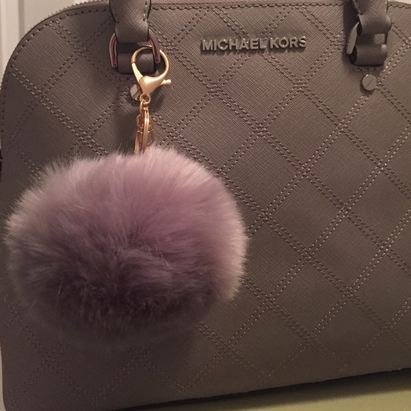 FREE w/ bundle! Faux fur keychain - Picture 2 of 3