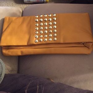 Mustard clutch