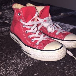 red converse 👣