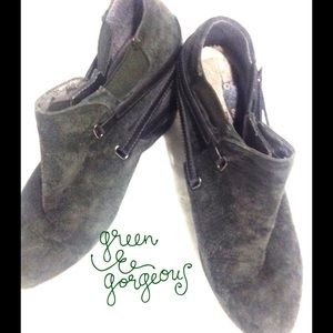 Posh Resale Suede green Urban Outfitters booties