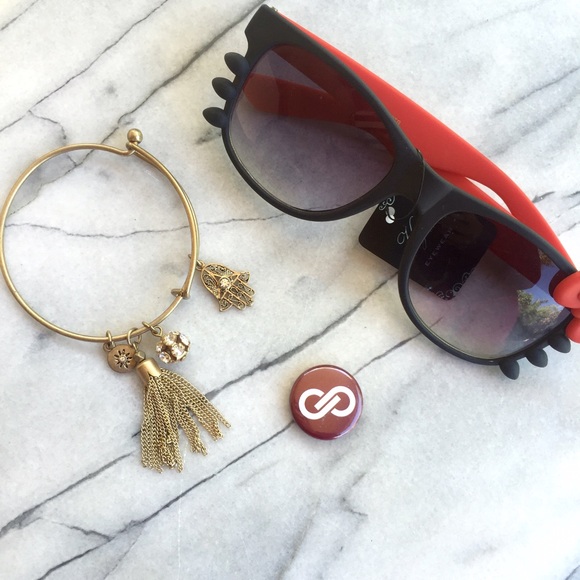 Hello Kitty Accessories - • Hello Kitty • Sunglasses