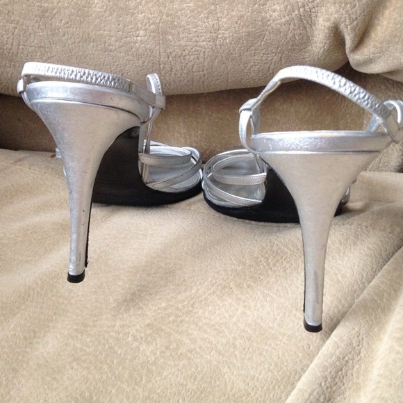 HP! Escada silver strappy heels. Sz 40. - Picture 3 of 4