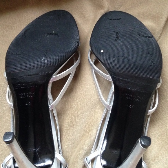 HP! Escada silver strappy heels. Sz 40. - Picture 4 of 4