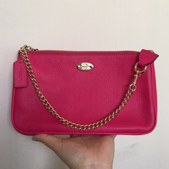 💗 Coach Large wristlet pink ruby leather bag F53340 - Picture 1 of 4