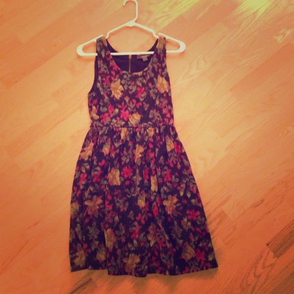 Floral print sleveless dress