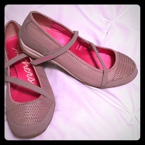 Skecher flats!