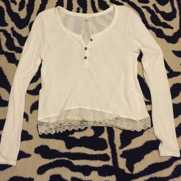 Slightly cropped sweater with lace