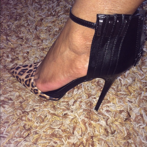 Shoes - Picture 2 of 4