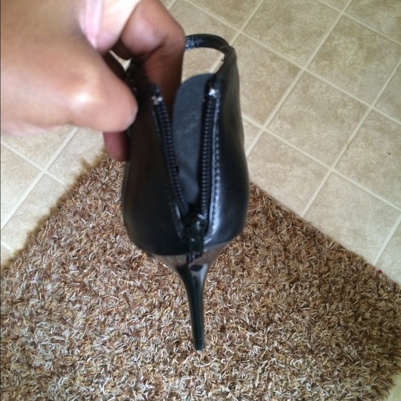 Shoes - Picture 4 of 4