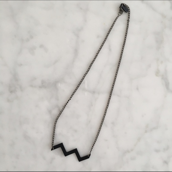 ❌ SOLD | Black Chevron Necklace - Picture 2 of 2