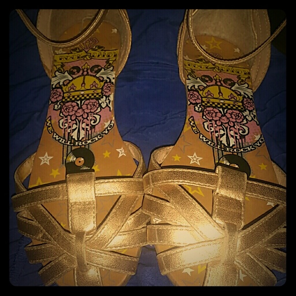 Cute Gold flats