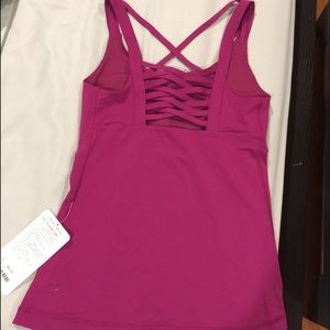 BNWT hot to street tank size 4