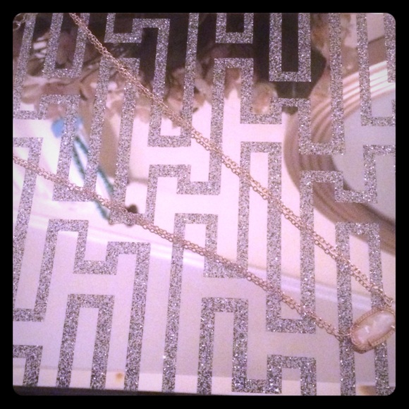 Perfect condition pearl Druzy Kendra Scott ❤️