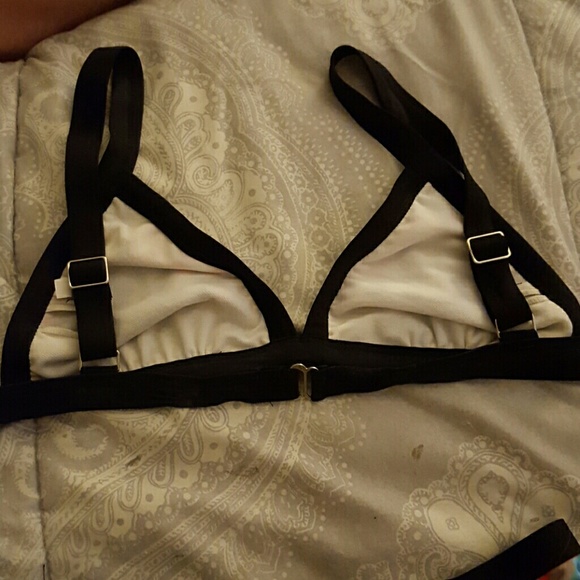 bikini - Picture 3 of 3