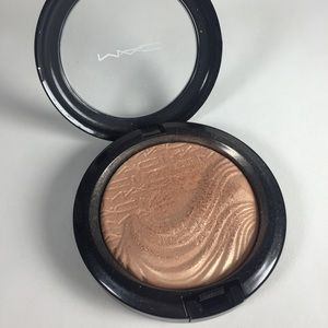 MAC Whisper of Gilt