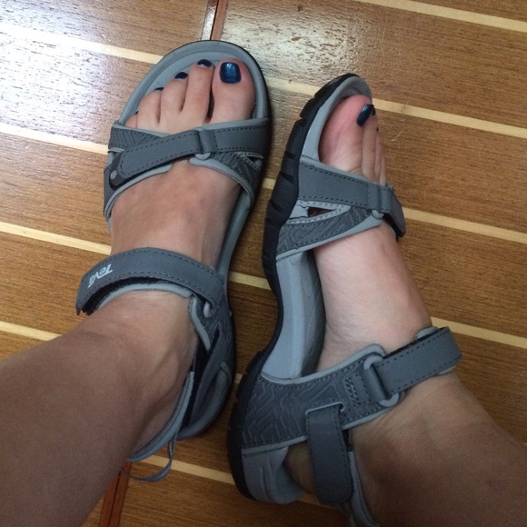 Teva grey sandals like new size 7