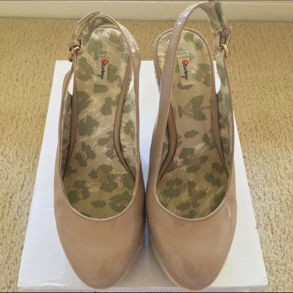 Olsenboye Wedges Size 7 in Blush - Picture 2 of 3