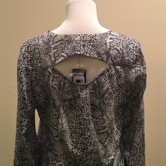 Snake print long sleeve guess blouse - Picture 3 of 3