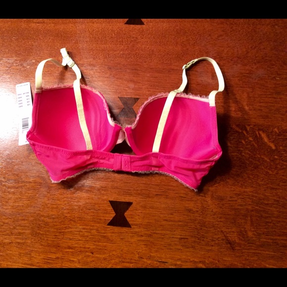 🌺DKNY brand new lace bra.🌺 - Picture 2 of 3