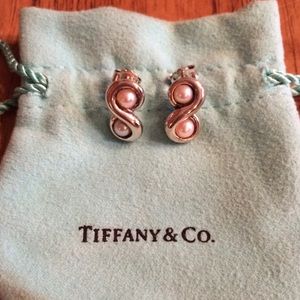 Tiffany & Co. Infinity pearl earrings
