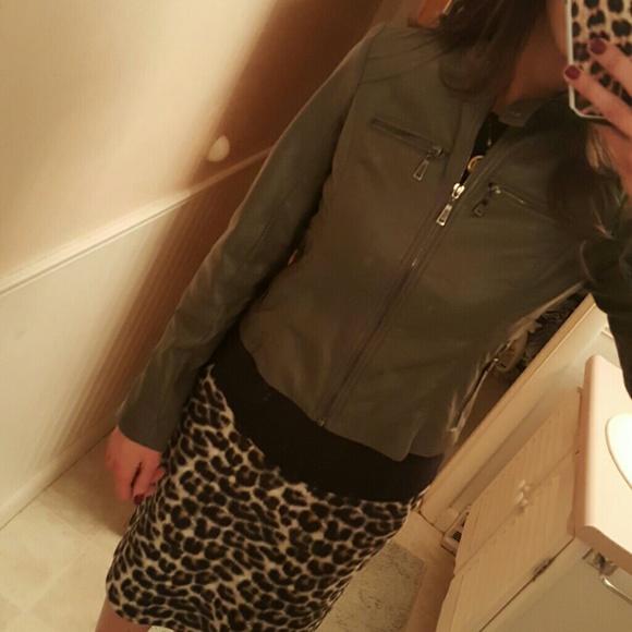 Gray leather jacket - Picture 1 of 4