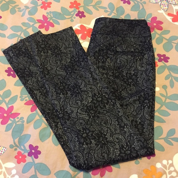 Vince Camuto Printed Skinny Pants - Picture 1 of 3