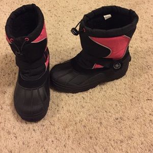 Snow Boots Children's Size 5 or Women's Size 7