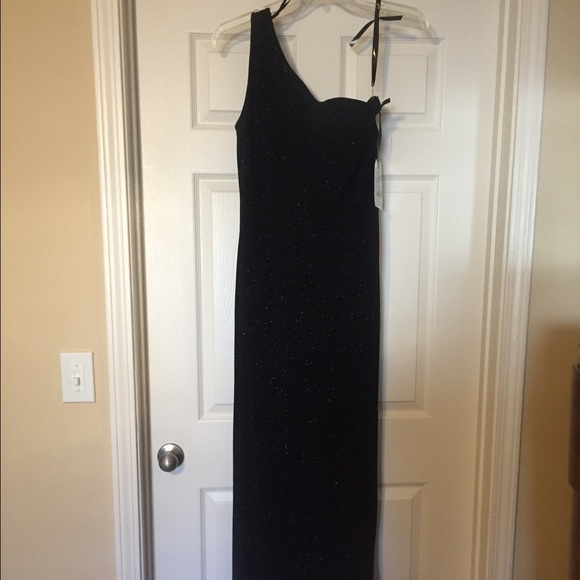 Black One Shoulder Sparkle Gown