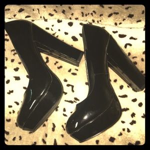 Black Patent leather Pumps
