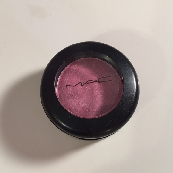MAC swish eye shadow