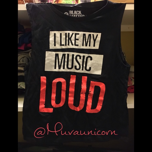 I like my Music loud | HOT TOPIC Tee🔥🔴