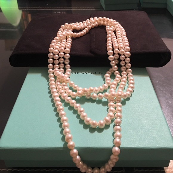 🚫 SOLD 🚫T&Co. Pearl Necklace Retailed $1,300 - Picture 2 of 4