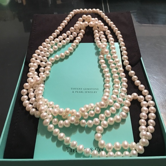 🚫 SOLD 🚫T&Co. Pearl Necklace Retailed $1,300 - Picture 3 of 4