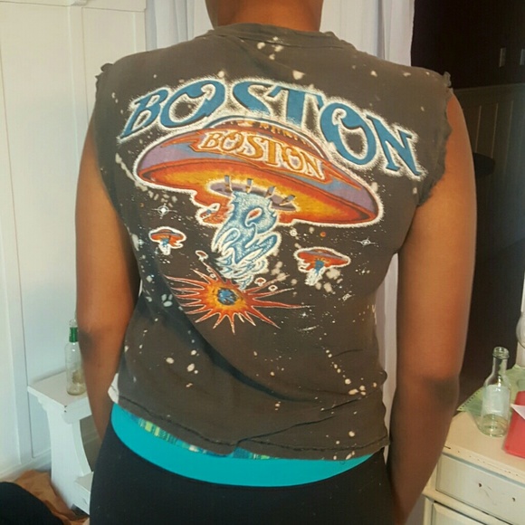 SOLD!!!!Awesome Boston muscle tee - Picture 4 of 4