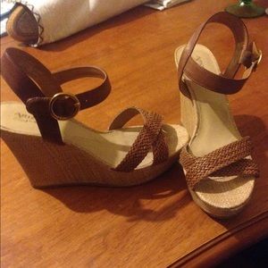 Brown wedges