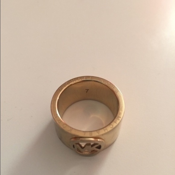 Michael Kors MK Ring - Picture 3 of 3