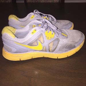 Women's Nike gym shoes