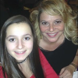 Meet your Posher, Kat & dina