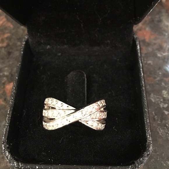 Sterling silver zirconia ring